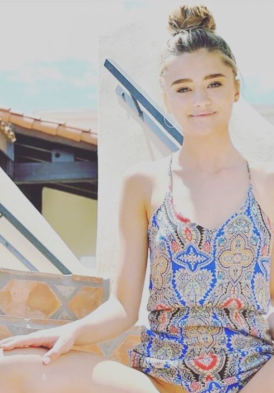 angela dente recommends lizzy greene naked pic