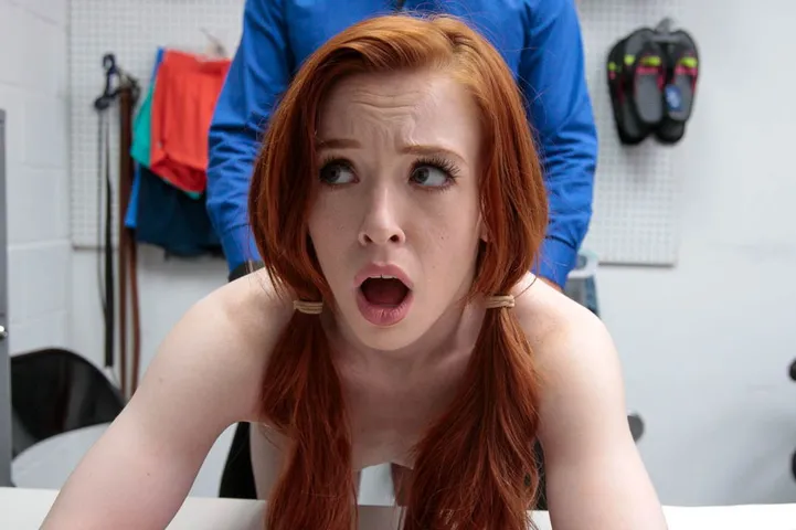 dawne walker recommends shoplyfter red head pic