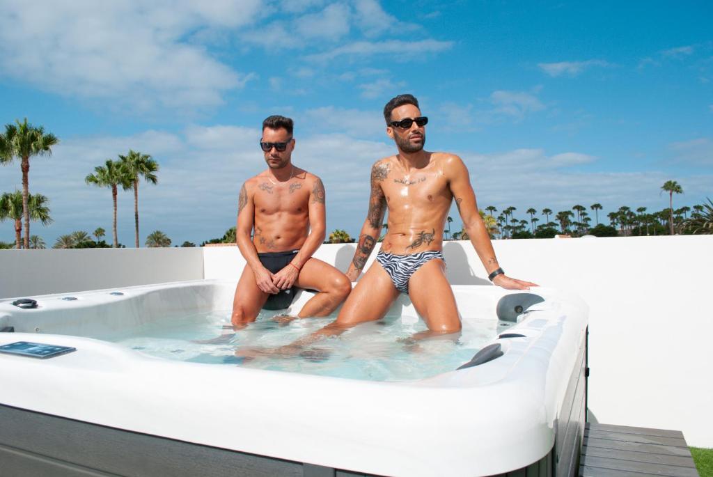 brandon leyva add photo hot tube gay