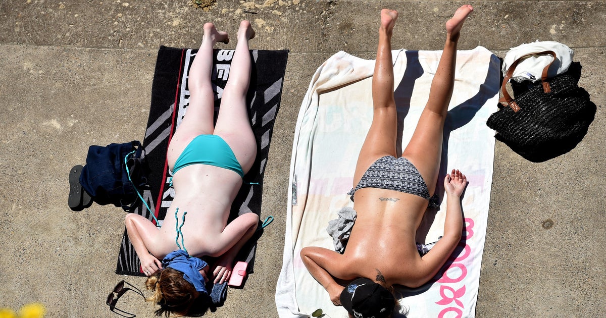 bella van dyk add photo topless sunbathing