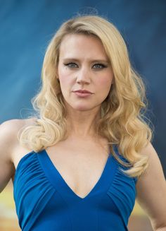 dexter moncayo recommends kate mckinnon sexy pic