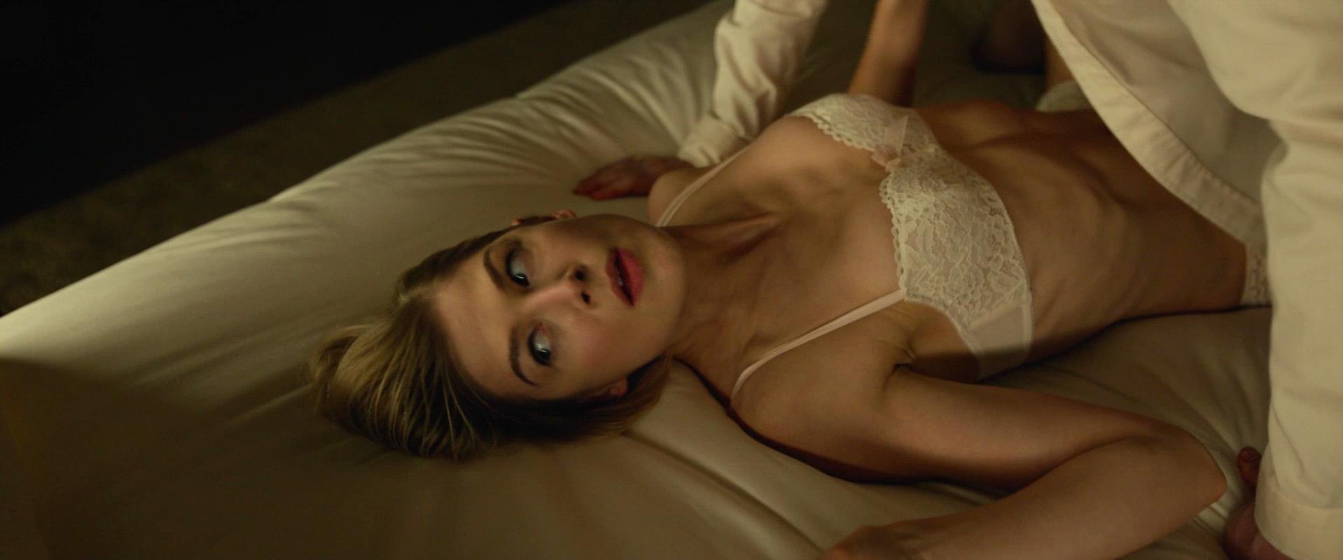 andre levingston add rosamund pike nude photo