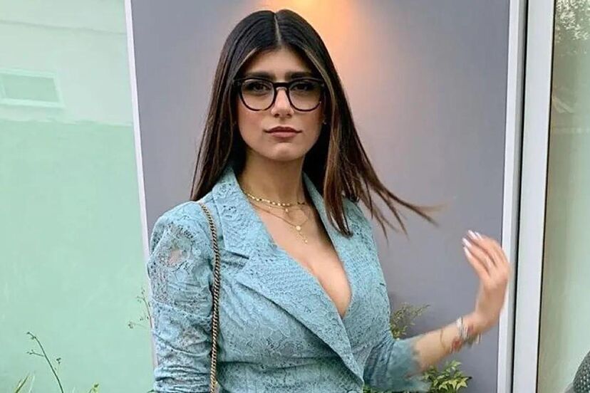 christine accomando share mia khalifa hd photos