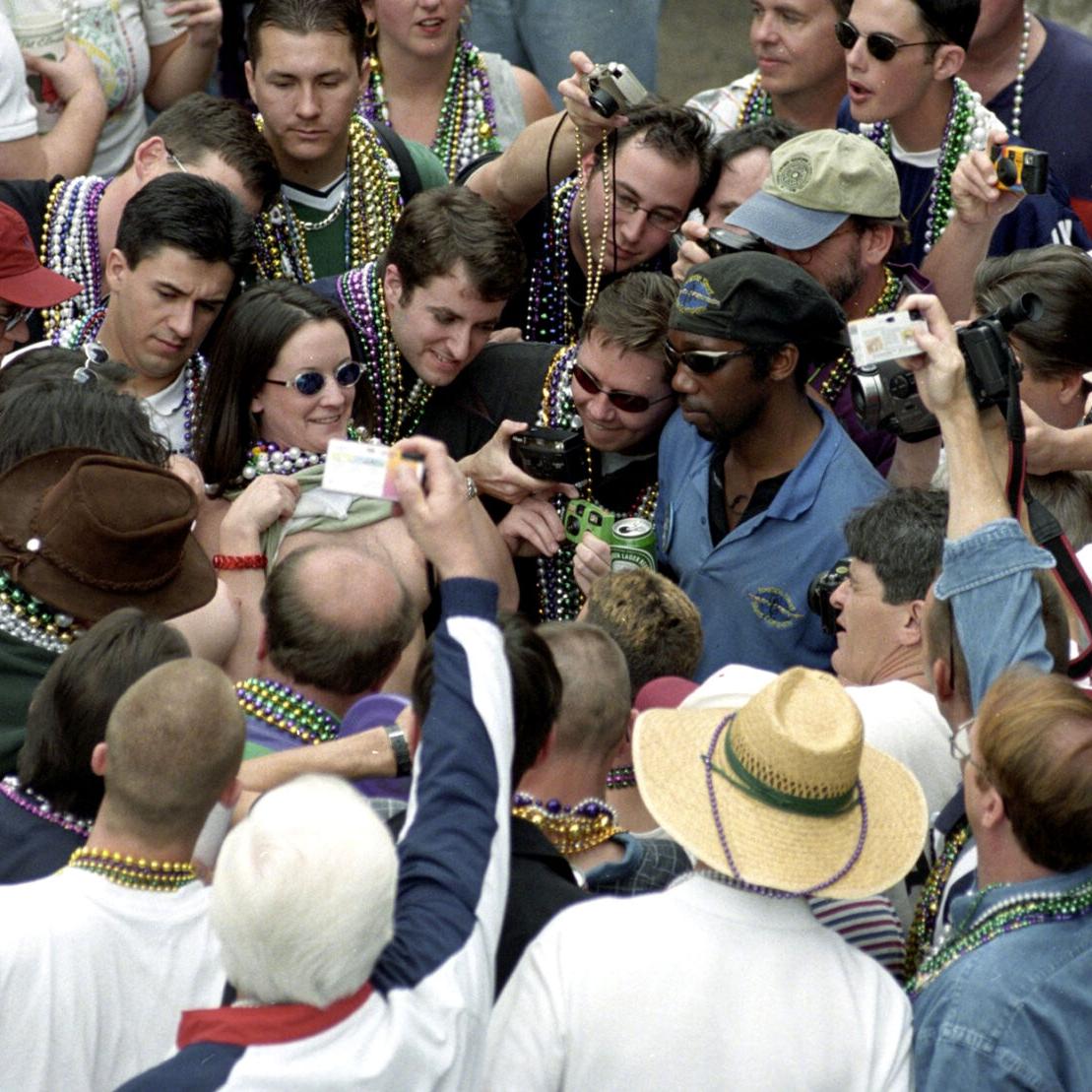 chandani naz add flashing boobs at mardi gras photo