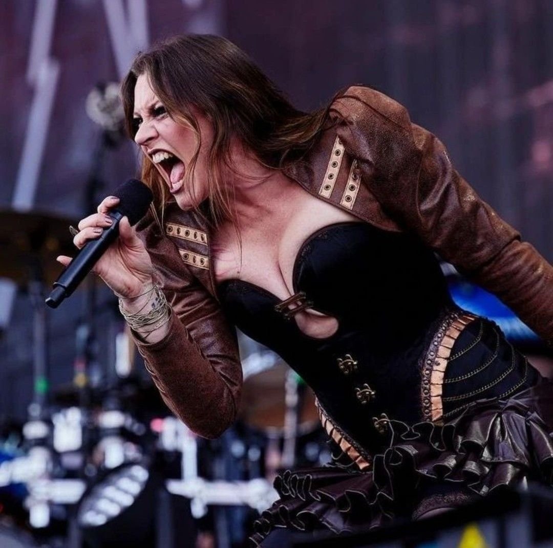 chelsea randy recommends floor jansen naked pic