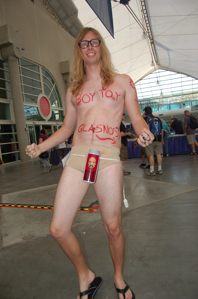 daniel lemons add naked at comic con photo