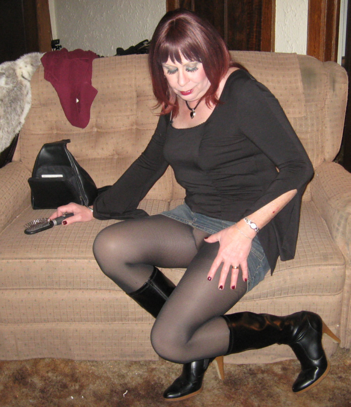 crossdressers upskirts