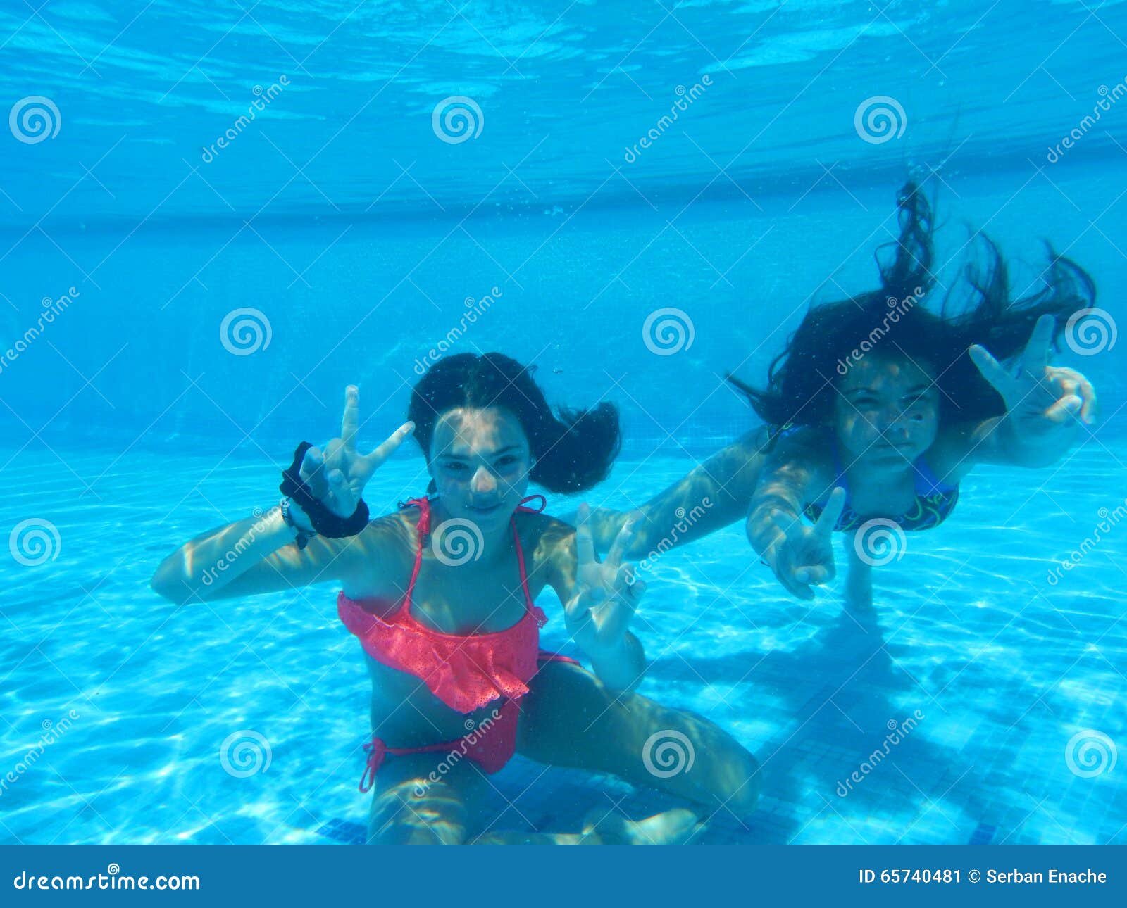 fingering in pool