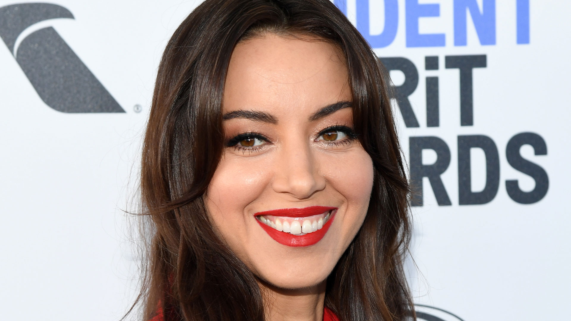 alice l brown share aubrey plaza masterbates photos