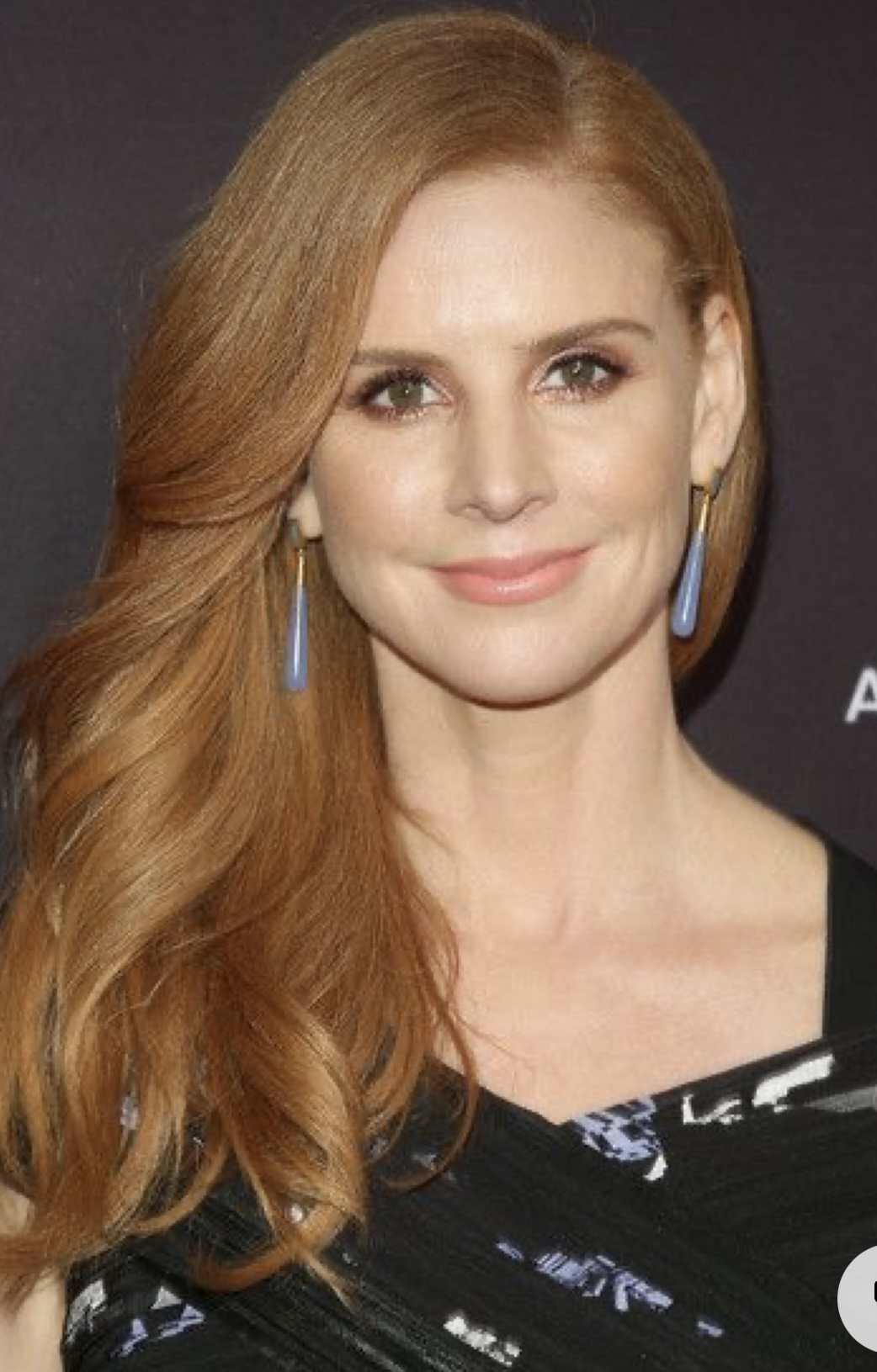 Sarah Rafferty Leaks massage tubes