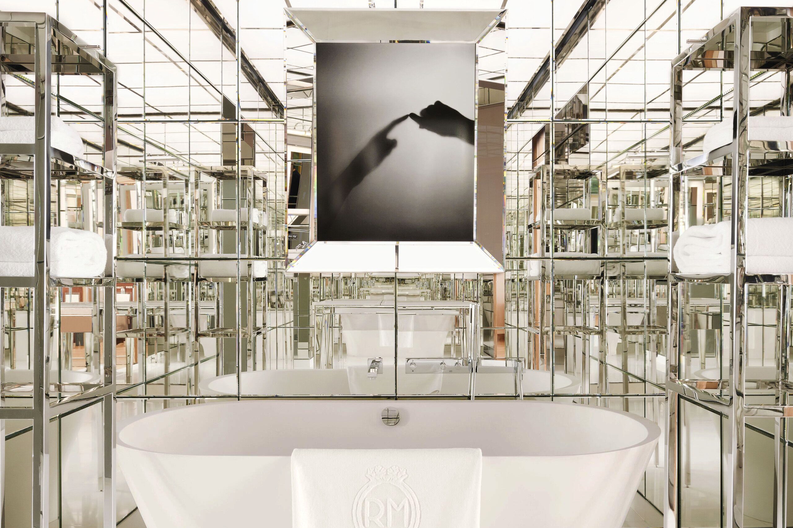 corne nortier recommends Paris The Muse Shower