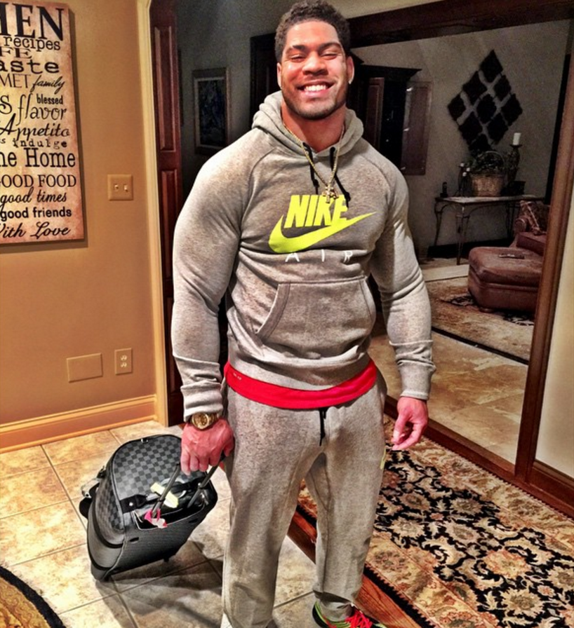 akinyemi olumide recommends dudes with big bulges pic