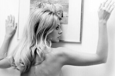 aishwarya pattanaik recommends Naked Britt Ekland