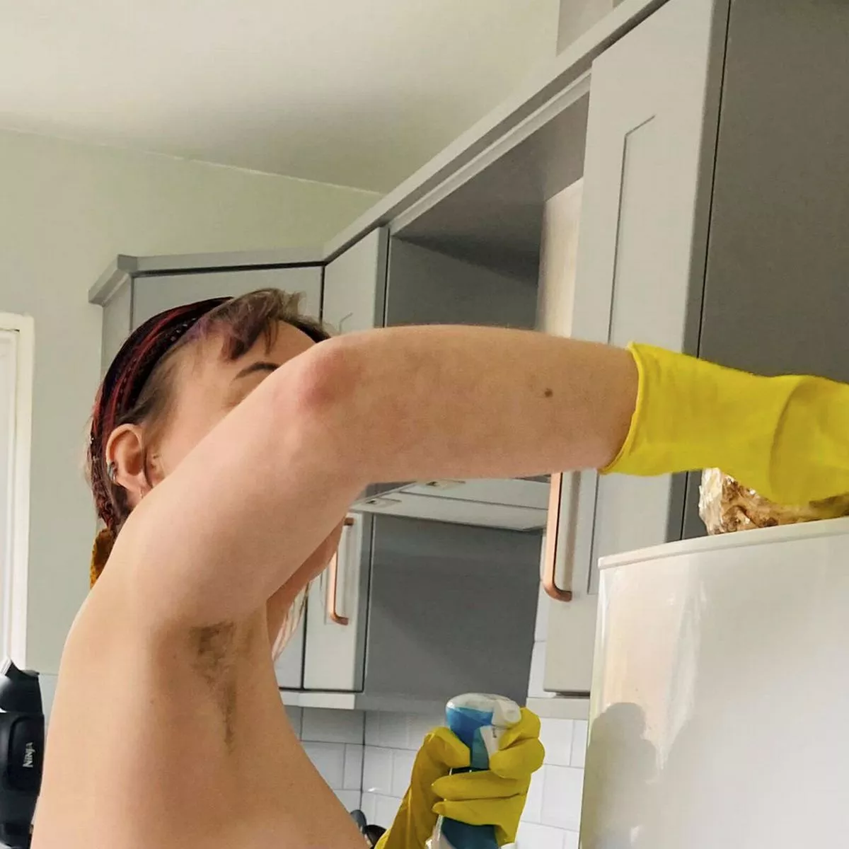 amy kahle share naked kitchen cleaning photos