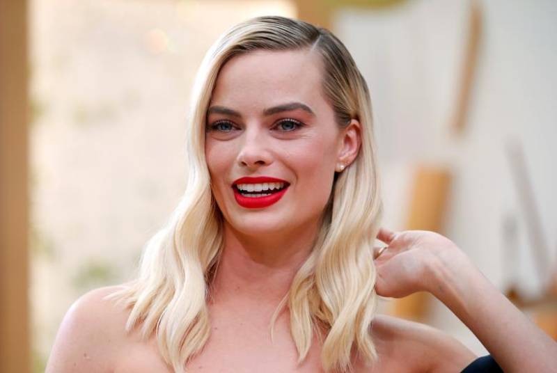 daniel jorge goncalves recommends margot robbie nude acene pic