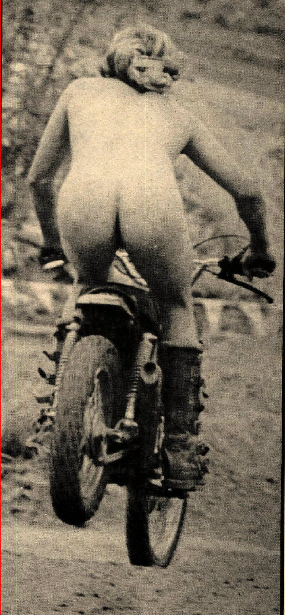 nude motocross