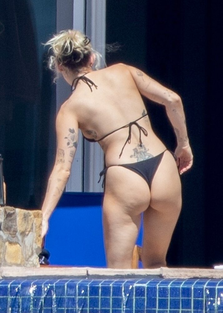 colleen nobles add miley cyrus butt nude photo