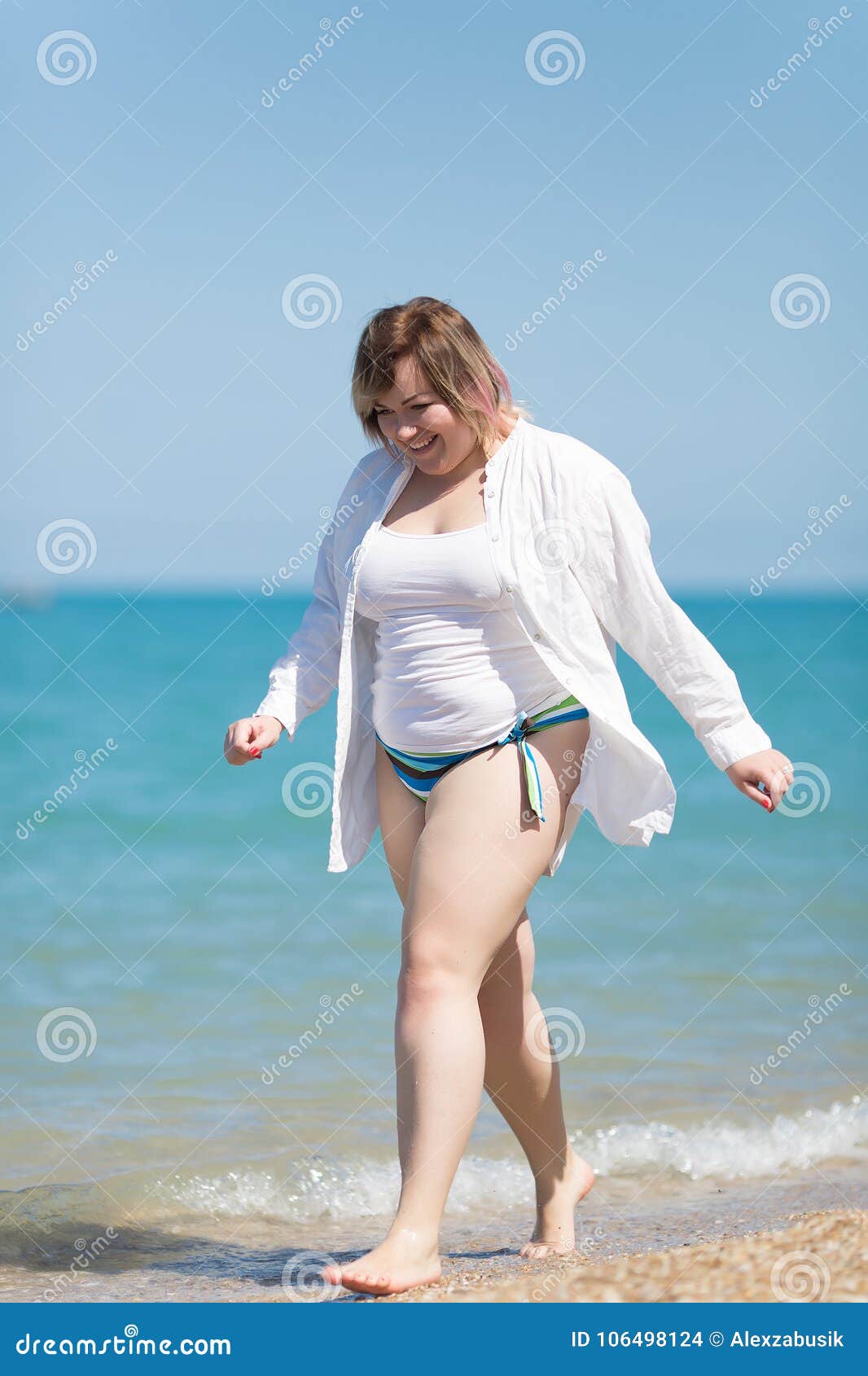 ben markman add nude women walking on beach photo