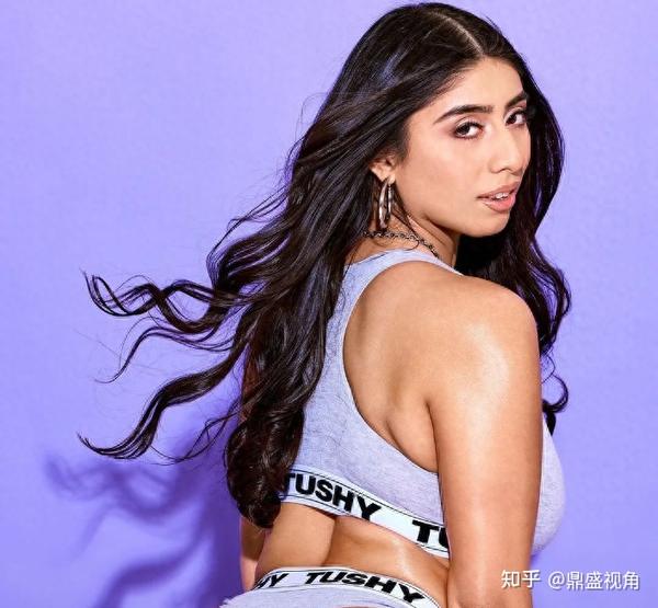 chris vallez recommends violet myers tushy pic