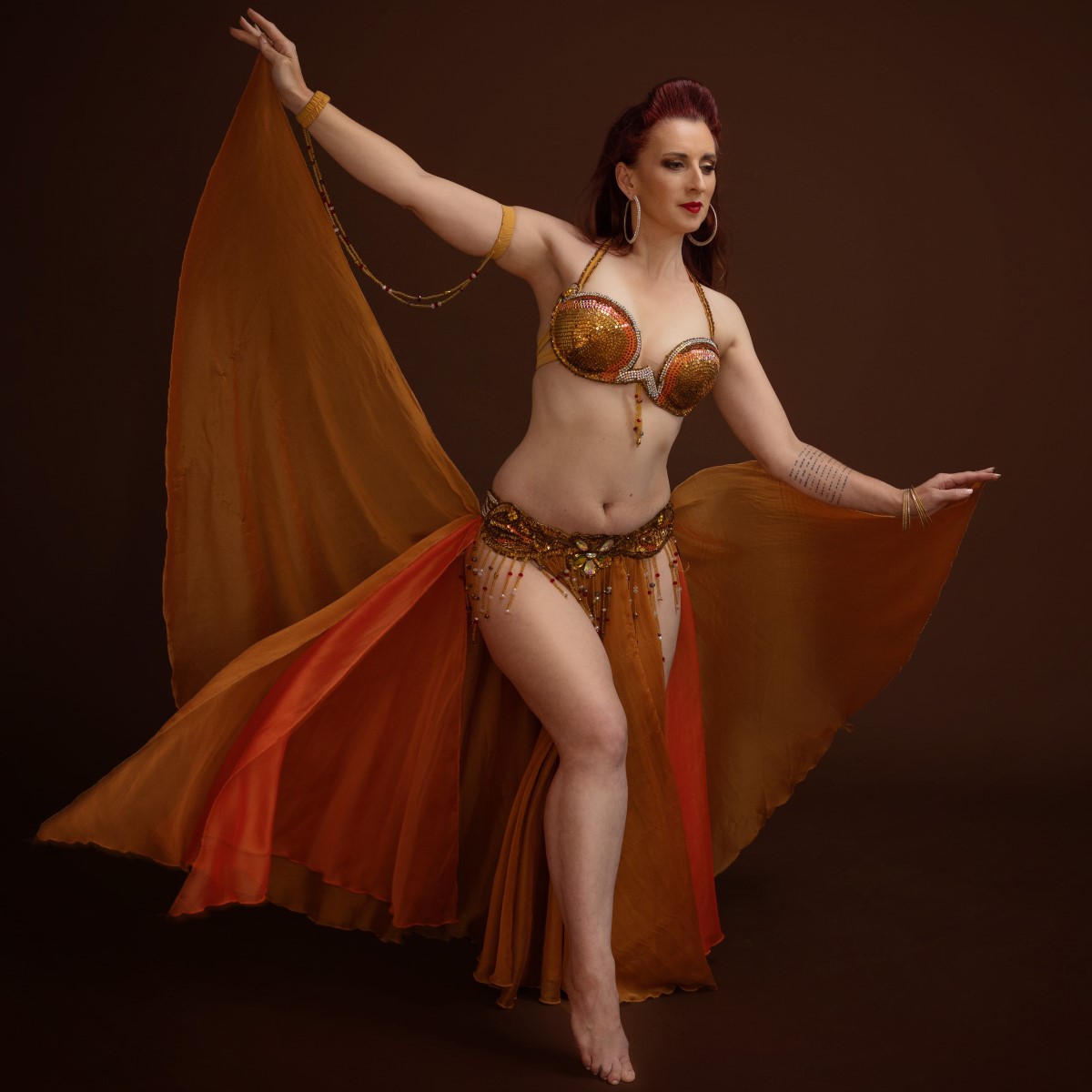 alena saunders share big tits belly dance photos