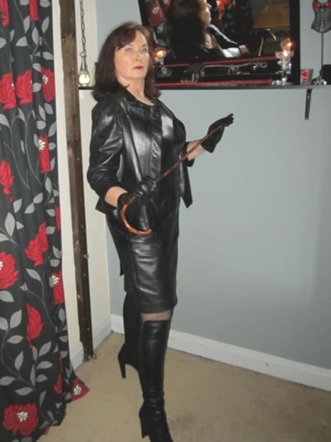 anthony essick recommends leather mistress femdom pic