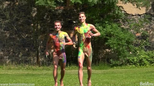 Naked Couples At Play sur loire