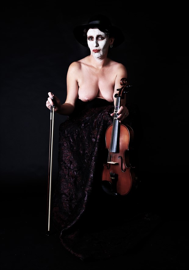 cassandra piper add nude violin player photo