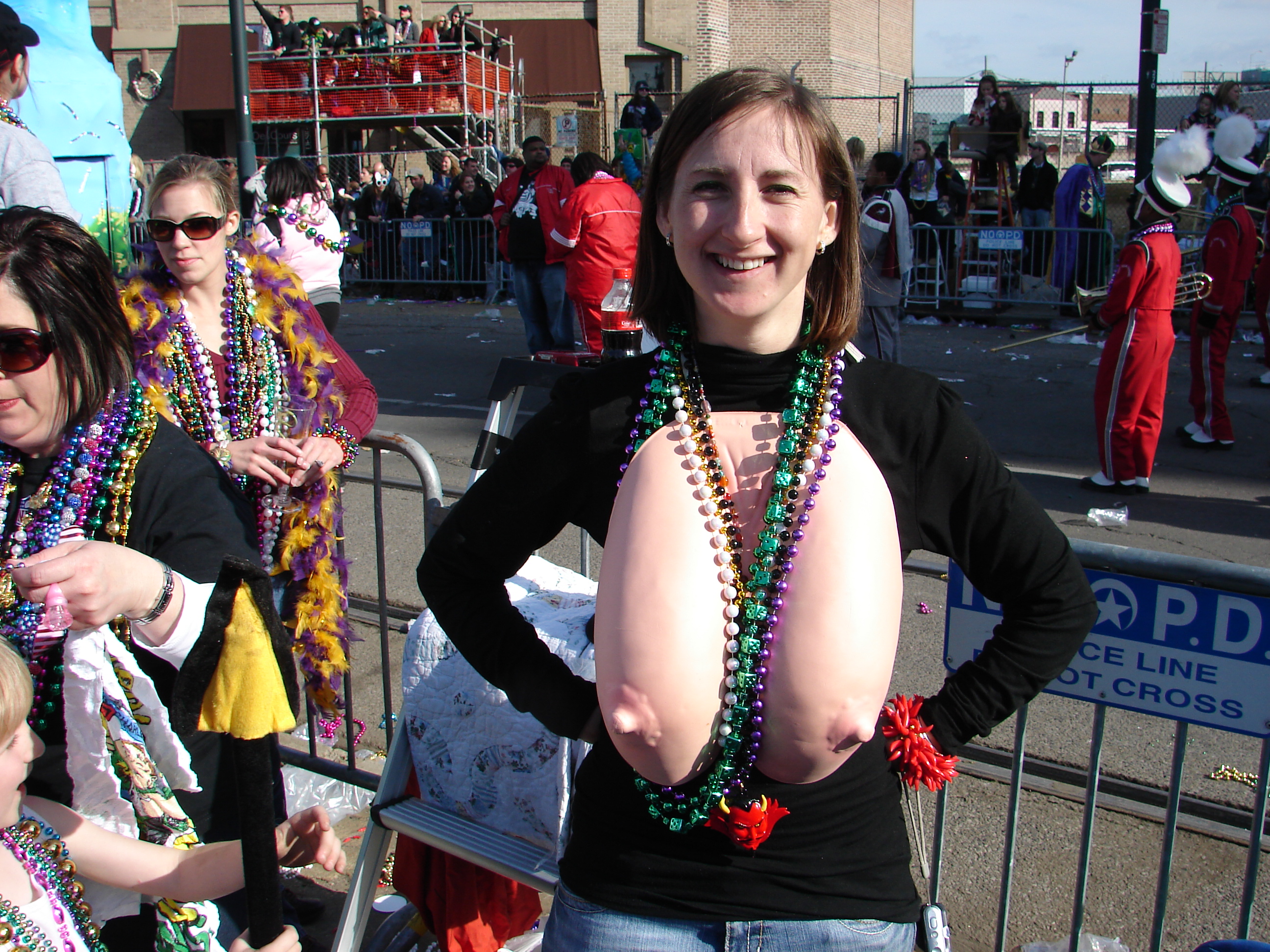 damaris snow recommends flashing boobs at mardi gras pic