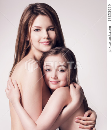 aggelos soulios add mother daughter nude photoshoot photo