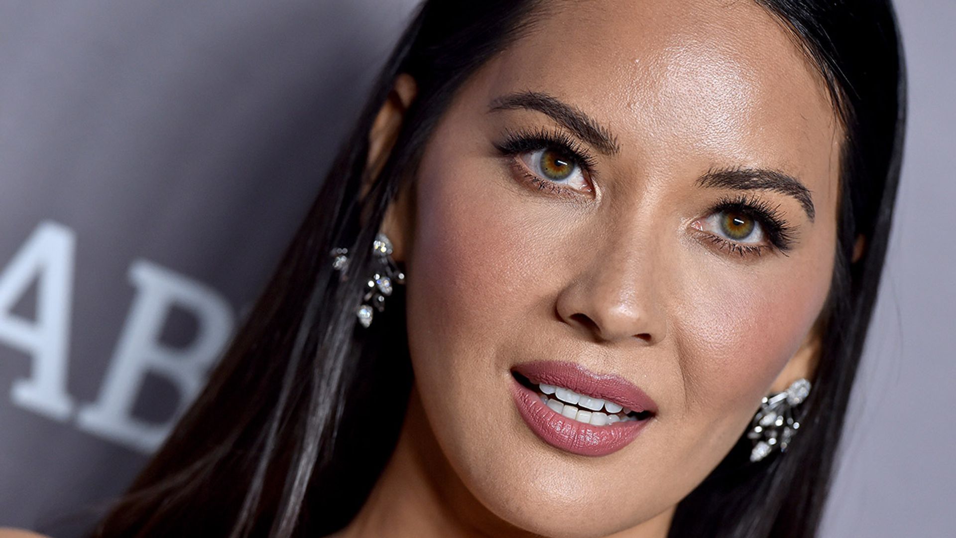 olivia munn blow job