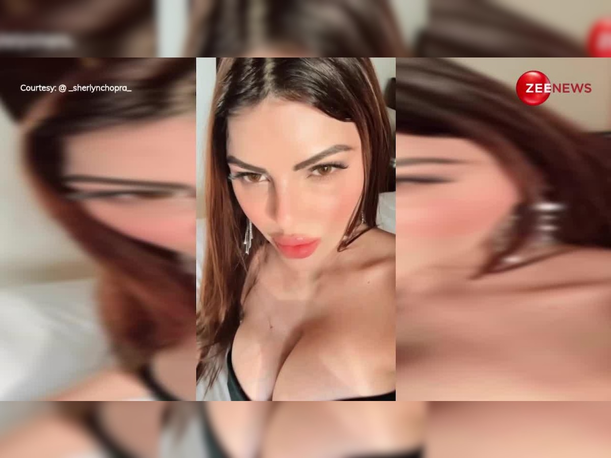 deanna gamboa recommends sherlyn chopra boobs pic