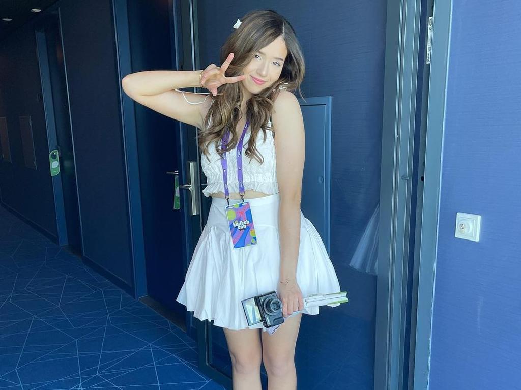 aden baldwin recommends pokimane upskirt pic