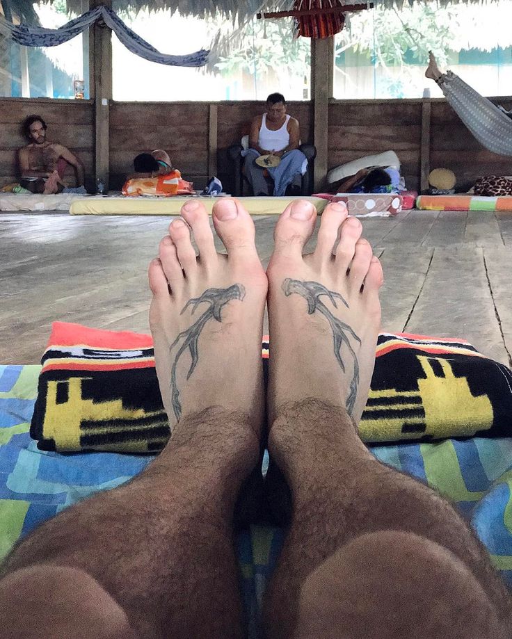 male celebrity bare feet