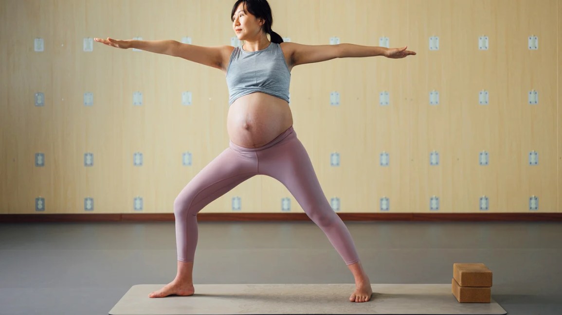 brett dills share nude yoga pregnant photos