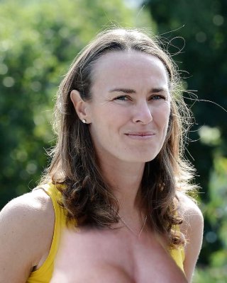 Martina Hingis Nude and gay