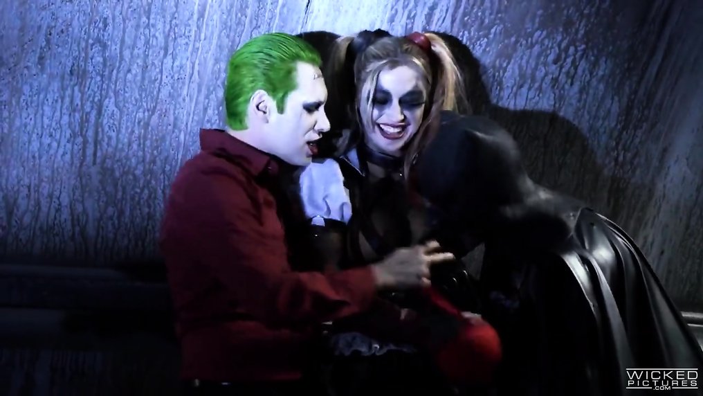 Harley Quinn And Joker Porn girl spreading