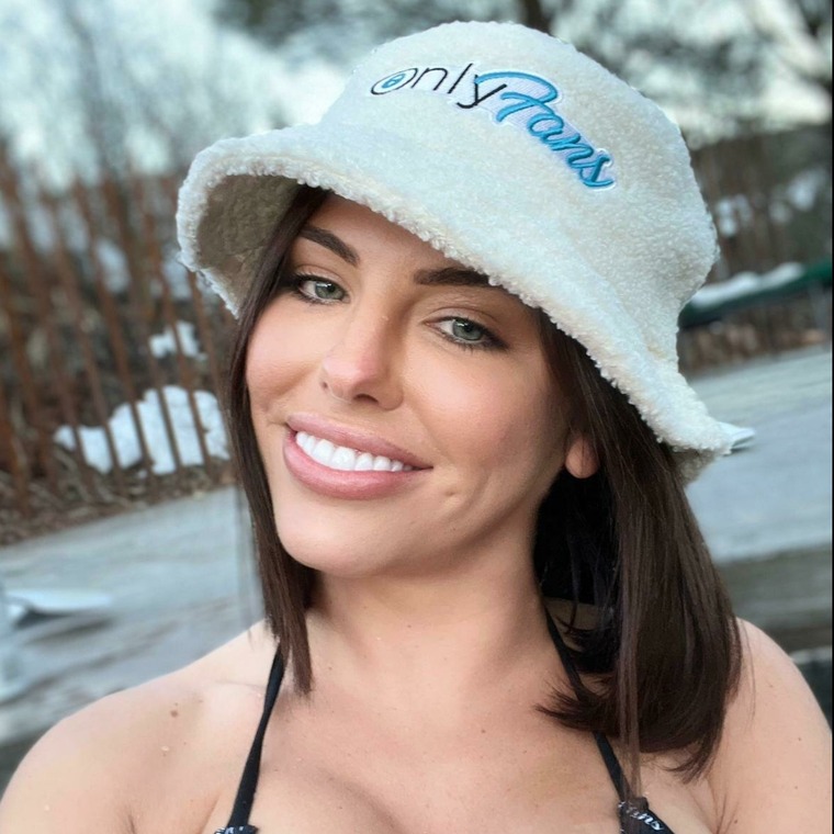 carlos manalo recommends Adrianachechik Onlyfans