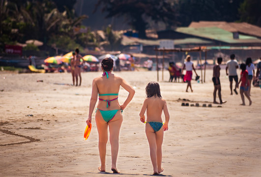 damien park recommends mother daughter naked beach pic