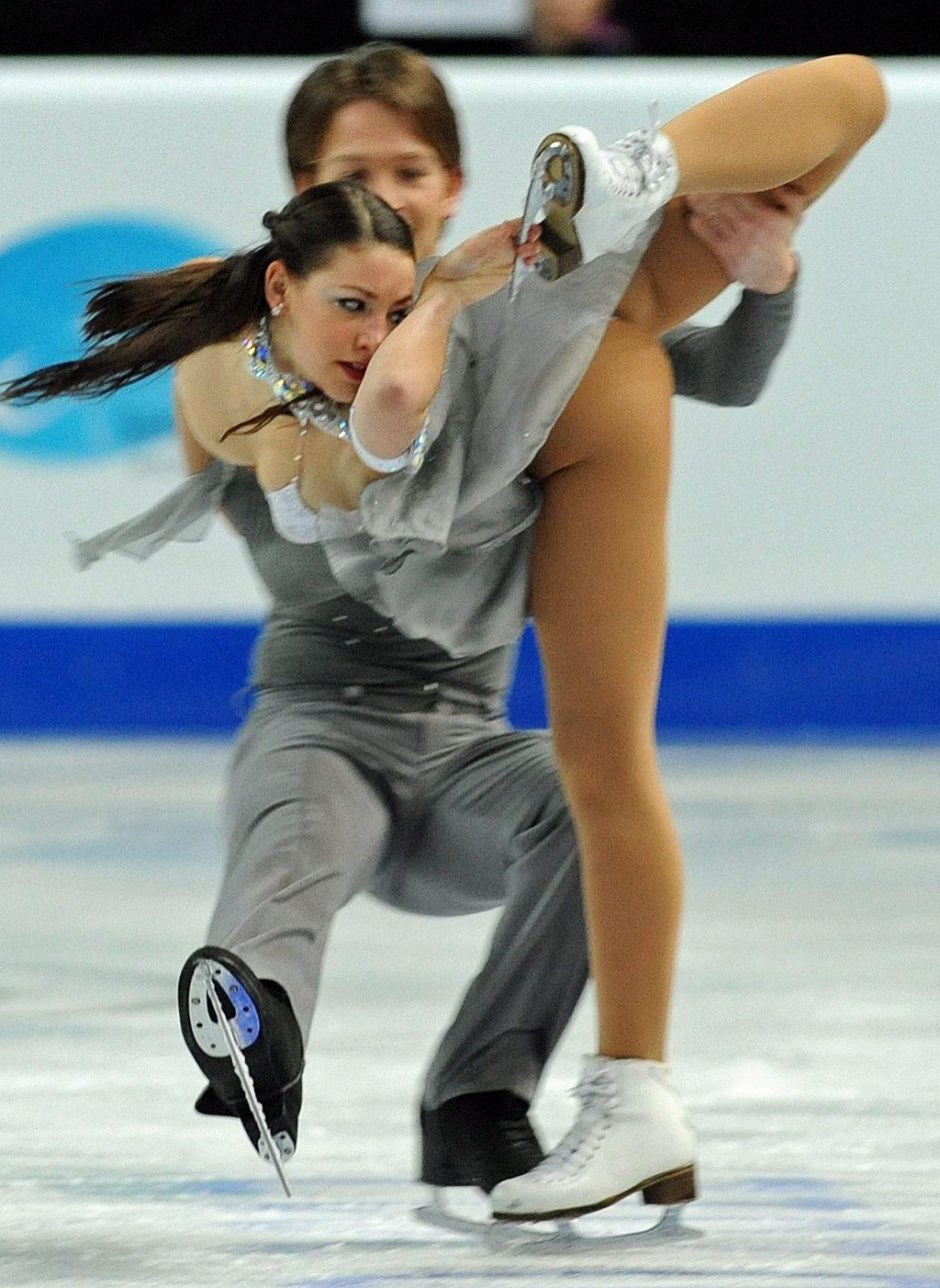 Nude Ice Skating hair com