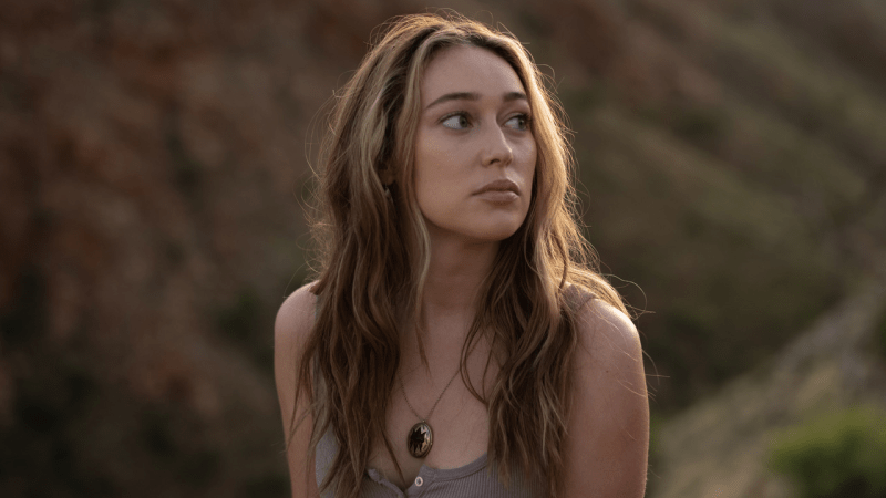 alycia debnam carey tits