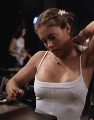 alyssa milano nipple