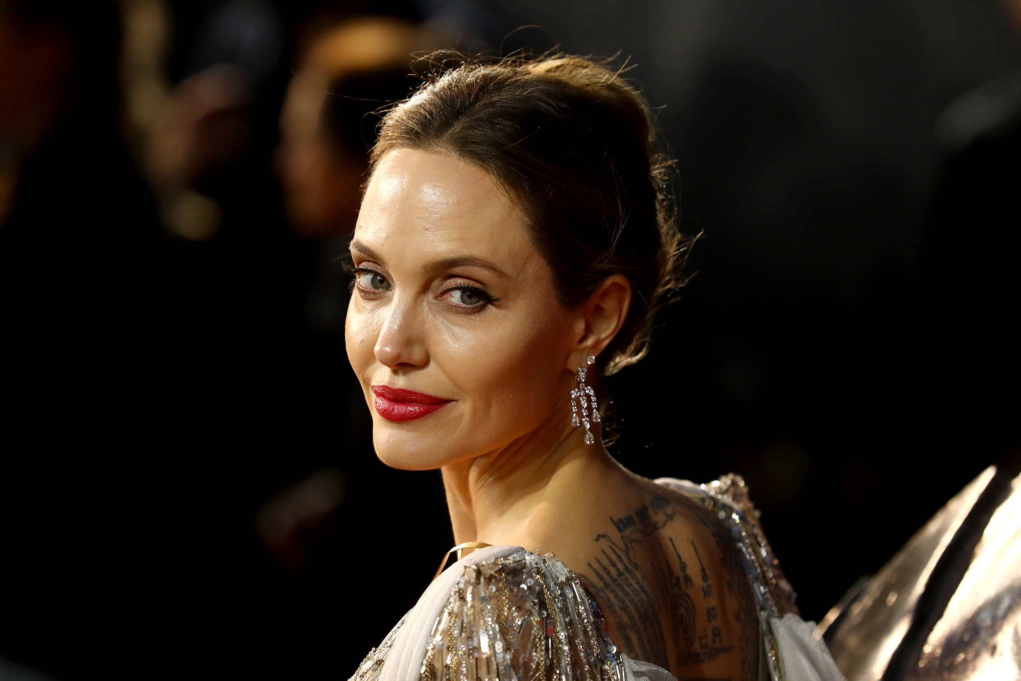 aqsa azam add angelina jolie fakes photo