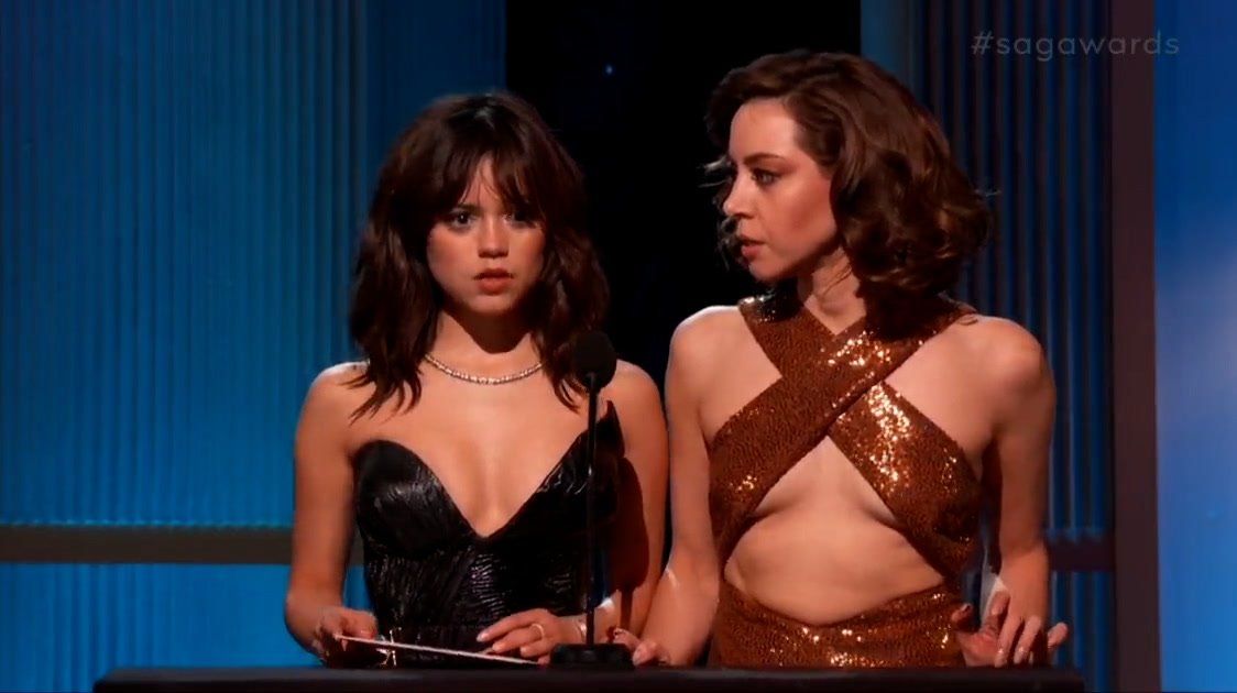 being green share aubrey plaza titties photos