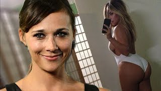 daniel fenderson recommends rashida jones tits pic