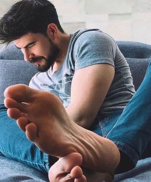 christel francis recommends Male Foot Worshipping