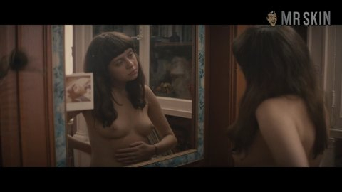 bel powley nude