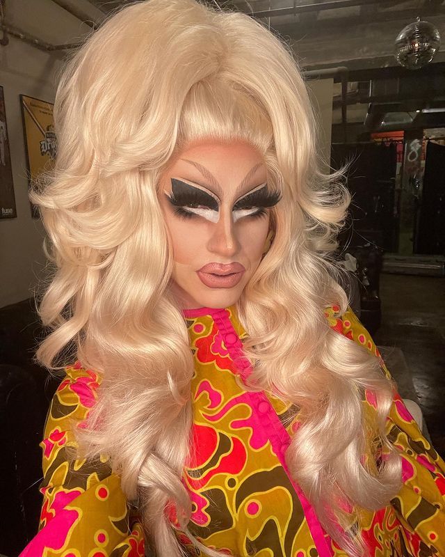 blonde katya