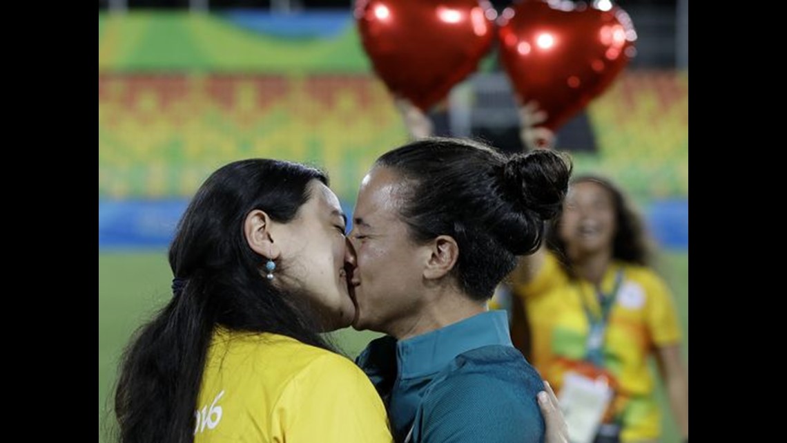 Brazil Lesbian Deep Kissing asian squirt