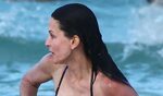 catherine huliganga recommends courteney cox nip slip pic