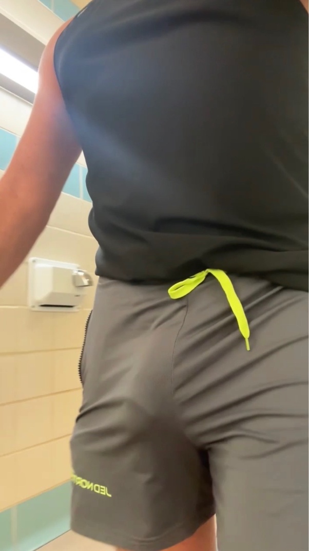 andy feary recommends Male Bulge In Public